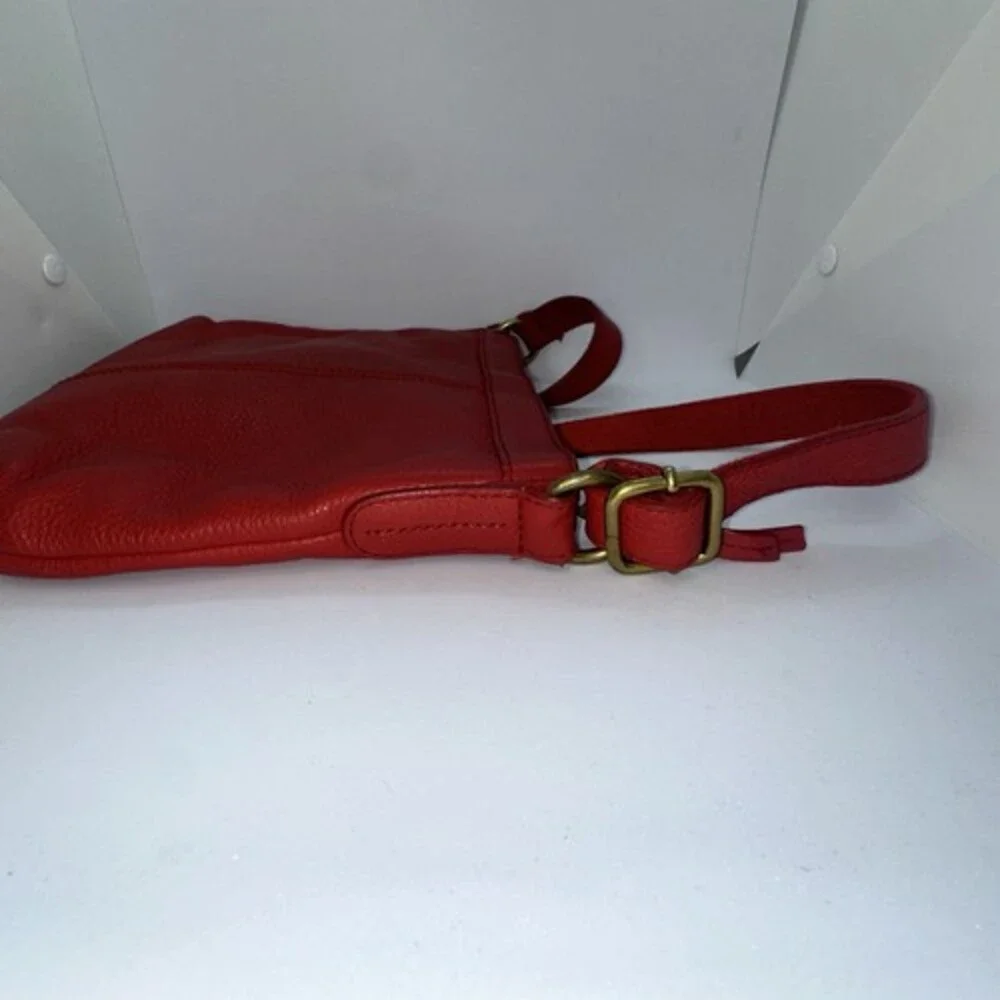 Fossil Morgan Red Pebble Leather Traveler Messenger Crossbody Shoulder Bag - Picture 6 of 9